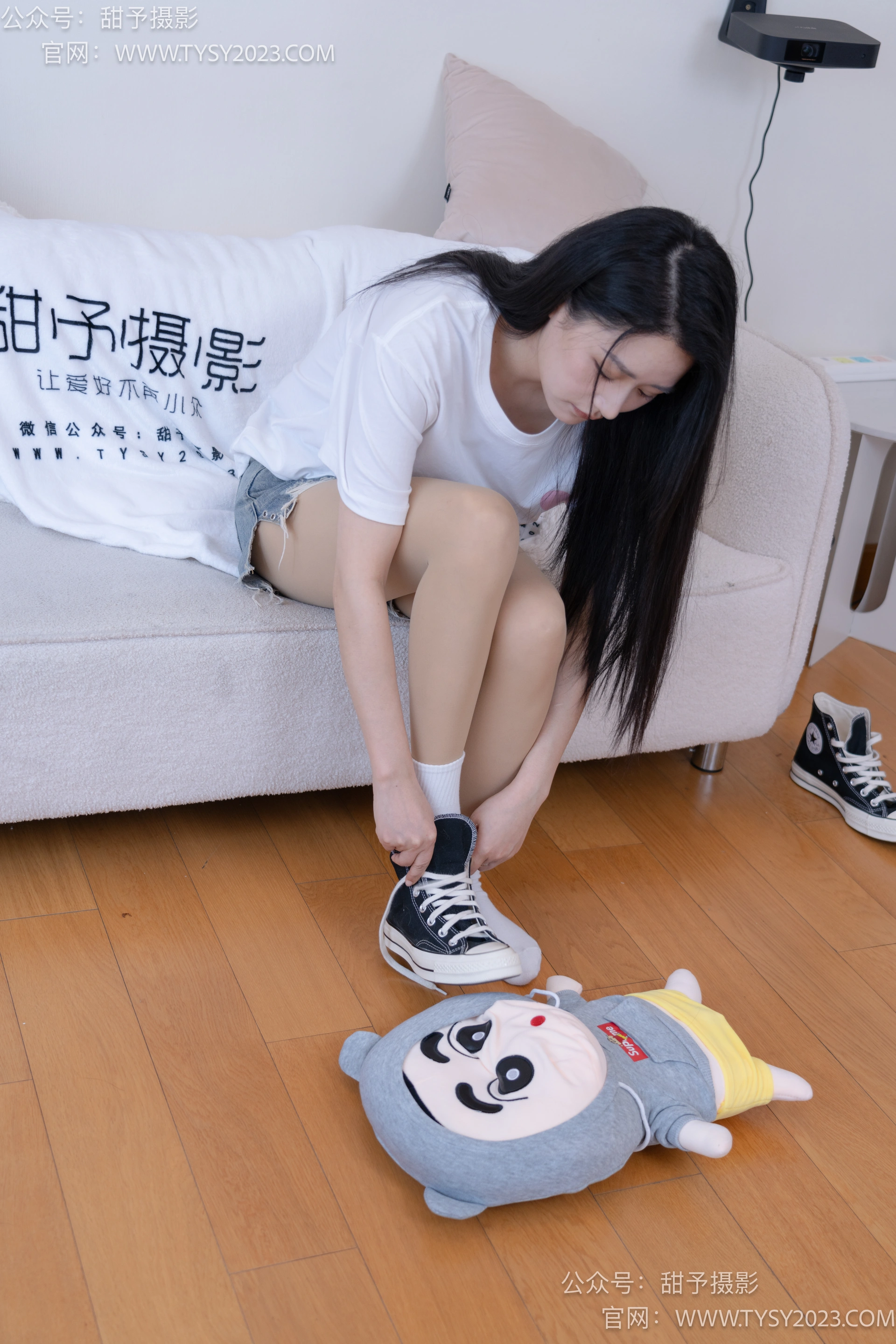 甜予摄影 No.072 澜澜-帆布鞋、白棉袜、踩蜡笔小新玩偶剧情 1
